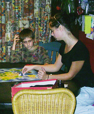 Nina en Max spelen Kolonisten van Catan